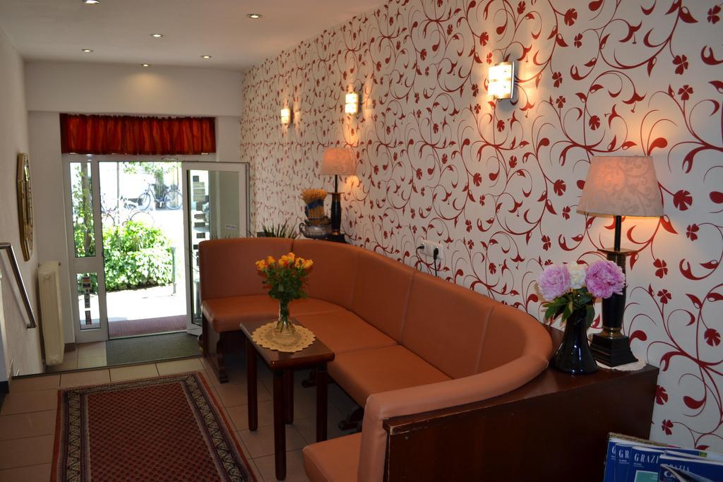 Hotel Minerva Garni Dusseldorf Ngoại thất bức ảnh