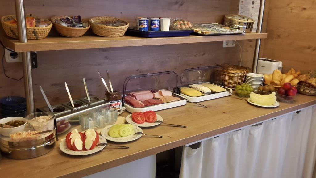 Hotel Minerva Garni Dusseldorf Ngoại thất bức ảnh