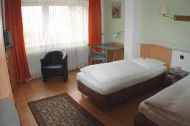 Hotel Minerva Garni Dusseldorf Ngoại thất bức ảnh