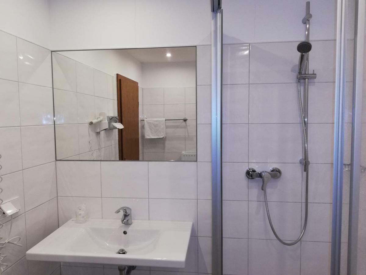 Hotel Minerva Garni Dusseldorf Ngoại thất bức ảnh
